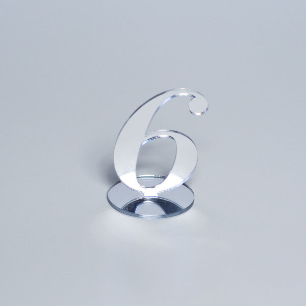 Hopeanväriset kauniit pöytänumerot, pleksi. 1-20