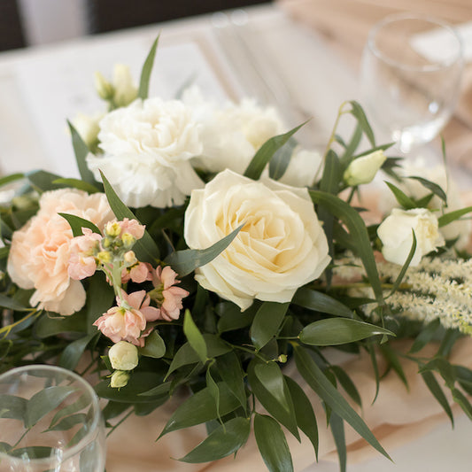 Näyttävä kukka-setelma