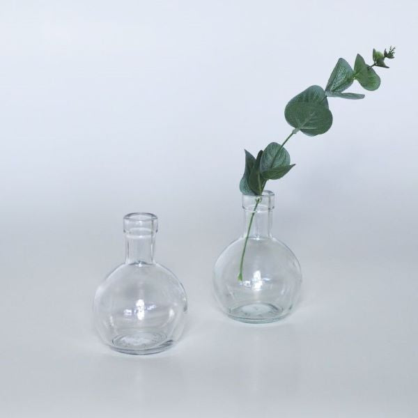 Pieni lasinen maljakko