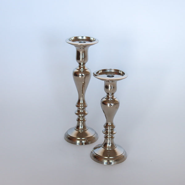 Hopeanvärinen kynttilänjalka, korkea